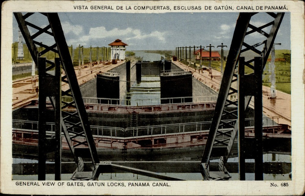 Gatun Locks Panama Canal vintage postcard s675