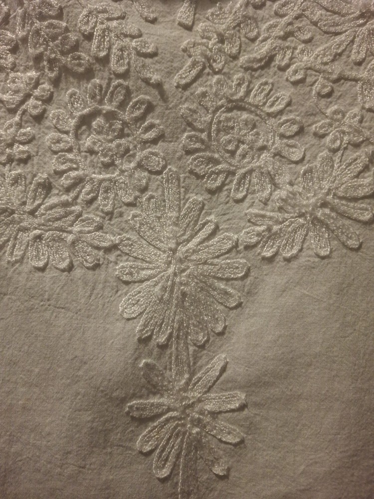 Women's Medium White Cotton Embroidered Tunic Top India Boho Bohemian