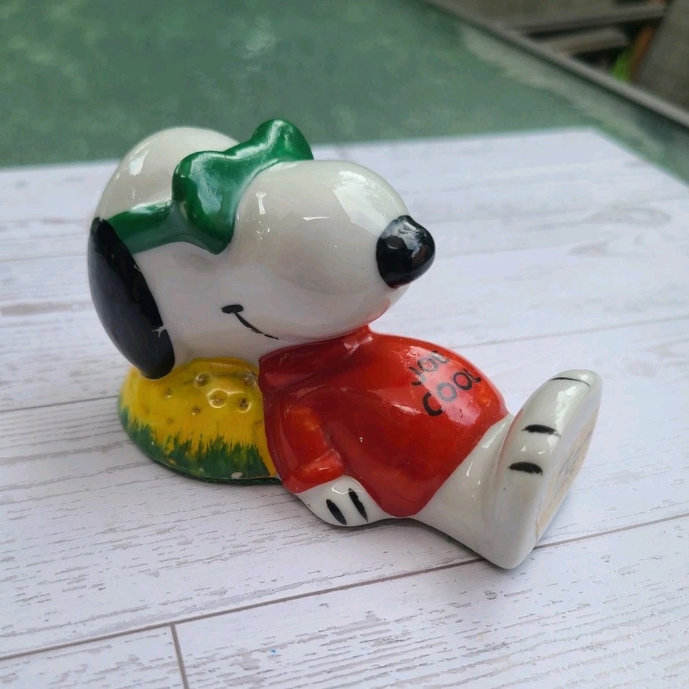 Snoopy Joe Cool Peanuts Ceramic Figurine - Schulz ©1966