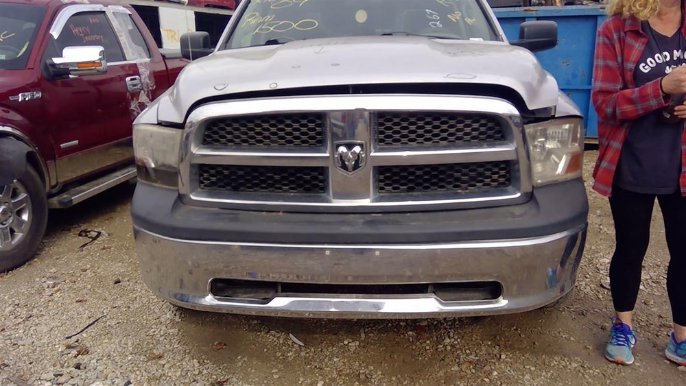 Used Engine Cooling Fan Motor fits: 2009  Dodge 1500 pickup Fan Assembly 4.