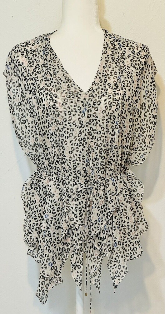 Diane Von Furstenberg  Women Size 2 Animal Print Silk Blouse Boho Quiet Luxury