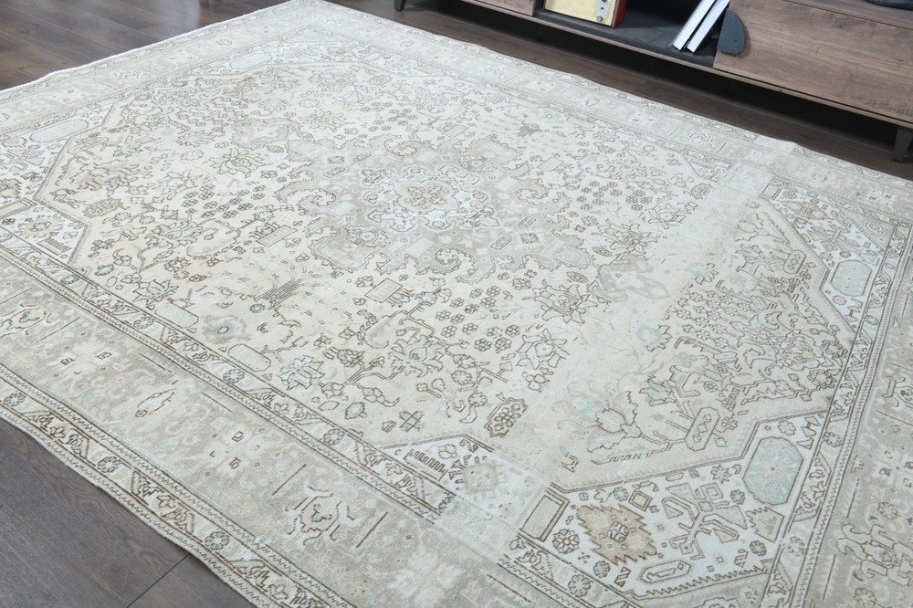 8x10 ft, OVERSIZED Vintage Turkish Oushak Rug, Faded Beige Handmade Wool Carpet