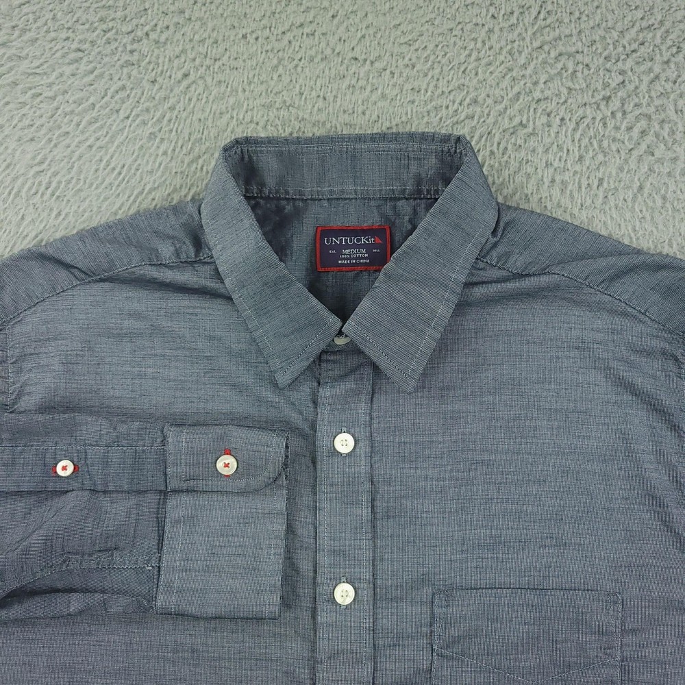 UNTUCKit Shirt Mens Medium Blue Chambray Long Sleeve Button Front Cotton Casual