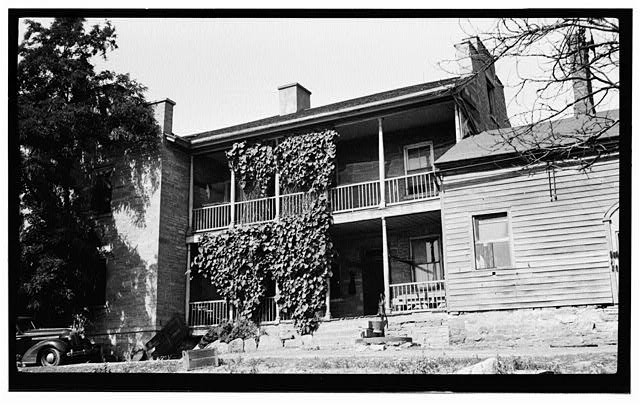 Photo:Historic American Buildings Survey 1900s Two-Story House with Ivy