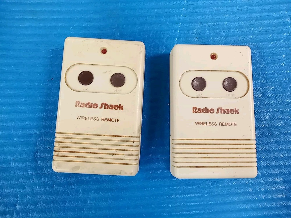 RADIO SHACK WIRELESS RF REMOTE CONTROL SWITCH #61-2667 -LOT  OF 2 CODE-C