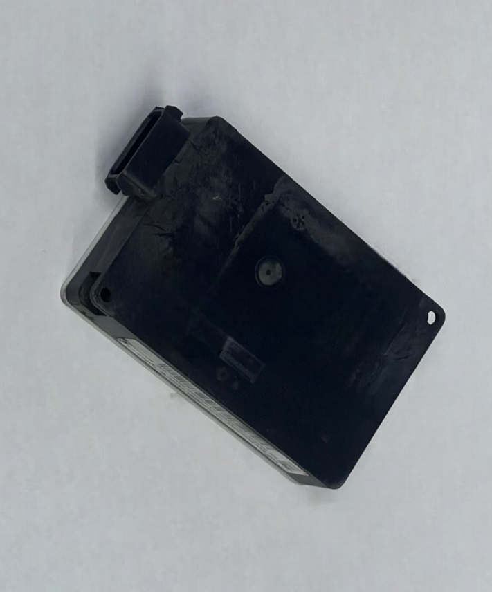 Mercedes-Benz W221 W212 Radar Sensor TotwinkelAssistent Collission A0009062600