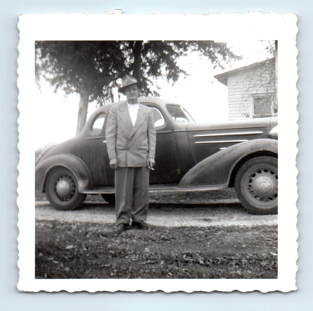 Old Vintage Square Photo SOLO MAN SMOKING CHEVY CLASSIC CAR WILLIAMSBERG 1954