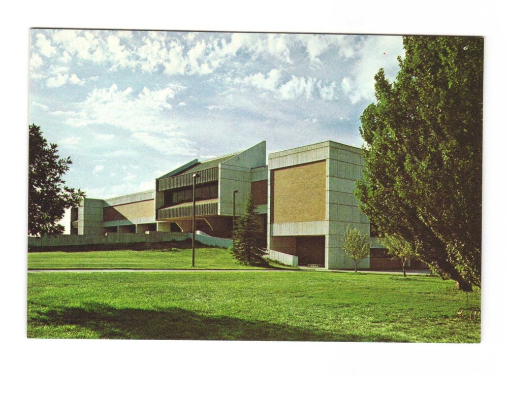 Briggs Library South Dakota State University Brookings SD VTG postcard UNP