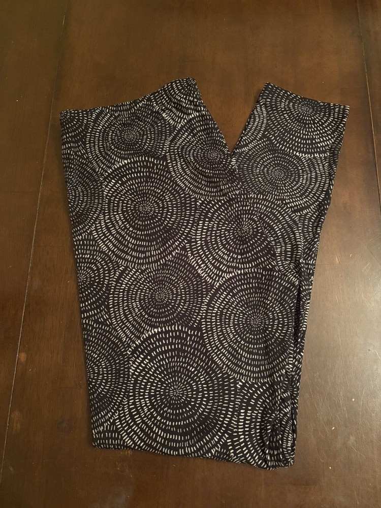 Agnes & Dora women’s leggings XXL high waisted soft black white stripe spiral