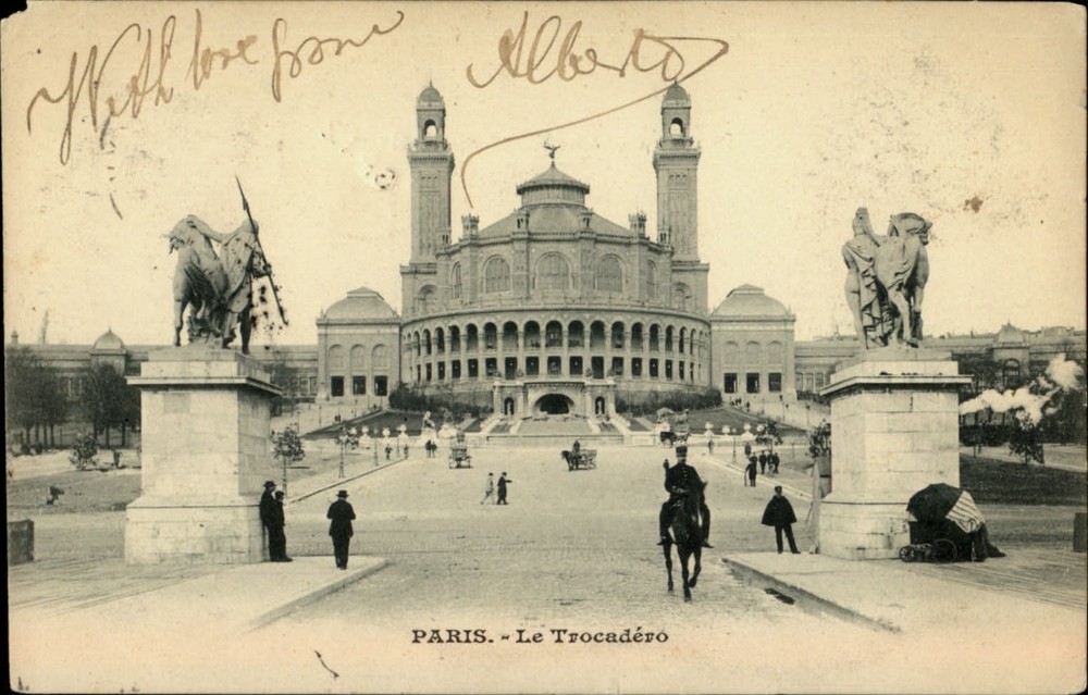 Le Trocadero Paris France vintage postcard s045