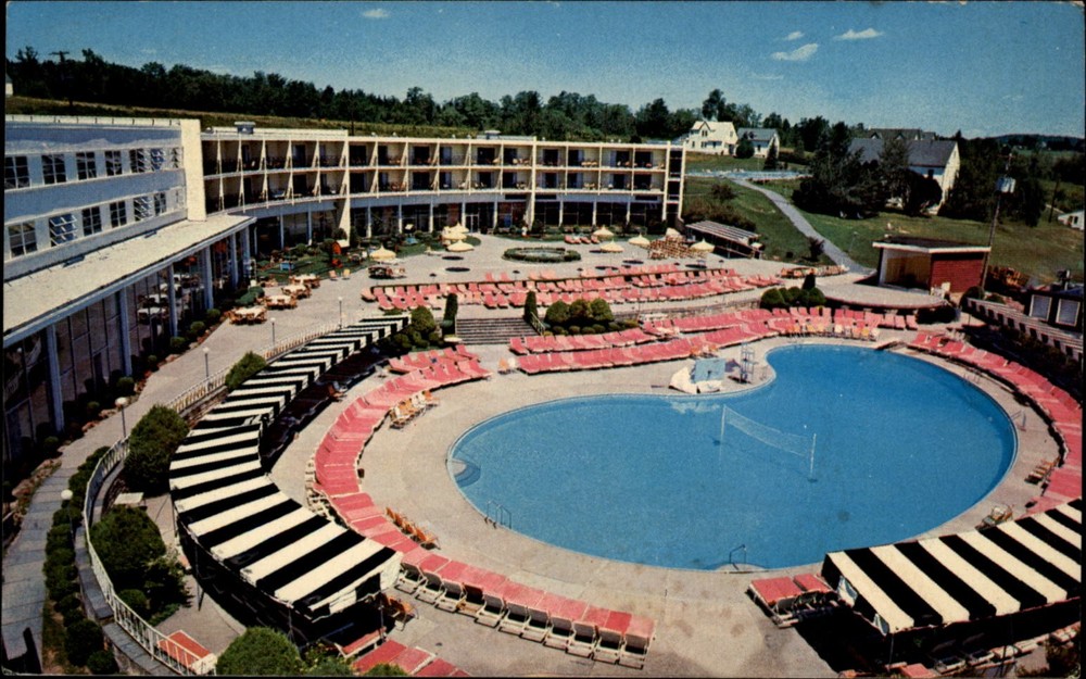 Charles and Lillian Browns Hotel Loch Sheldrake New York Pool postcard z315