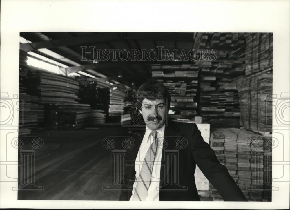 1983 Press Photo Dennis Brunner at the Badger Wholesale Lumber Company
