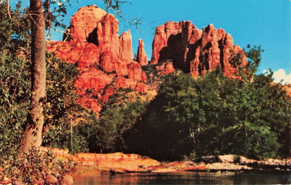 Beautiful Red Rocks in Oak Creek Canyon - Arizona AZ - Postcard