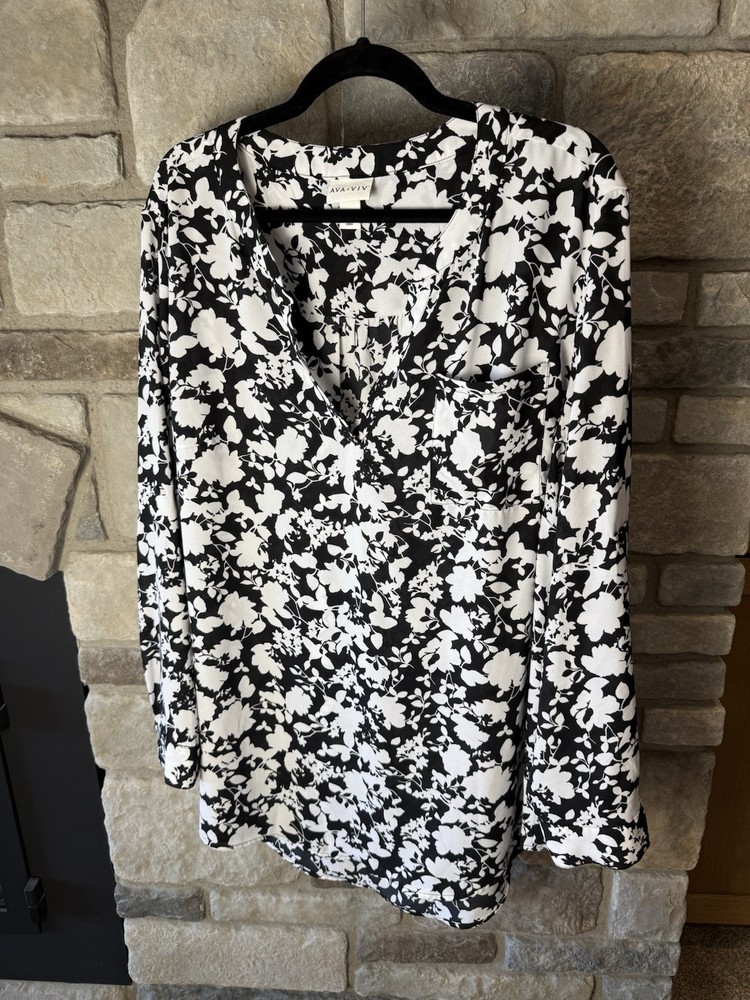 Ava & Viv Blouse Floral Black & White V Neck Womens 2X Top Cottagecore Y2K