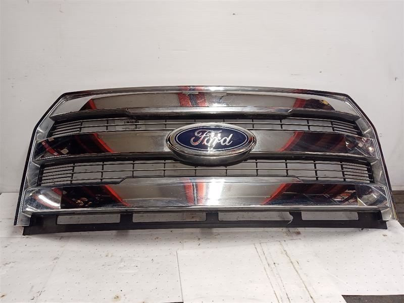 *CRACK* Center Grille from 2016 Ford F150 Lariat 10863062