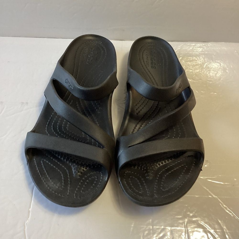 Crocs women’s black sandals size 11