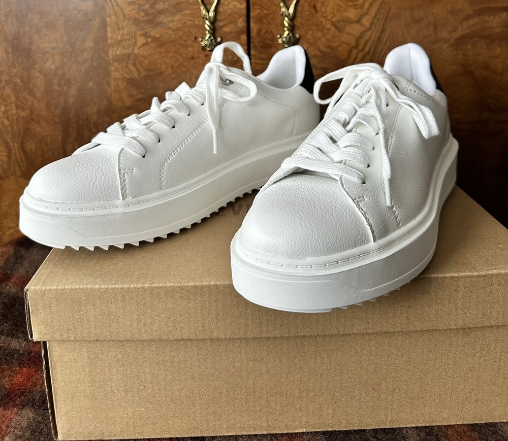 Steve Madden Charlie White Size 10 Sneakers New In Box