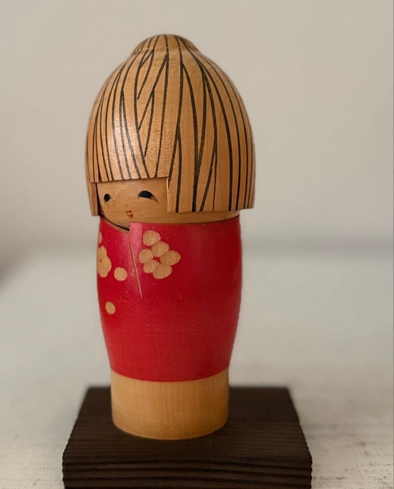 Sekiguchi Sansaku Retro Girl Kokeshi Doll 13cm Red Floral Design New