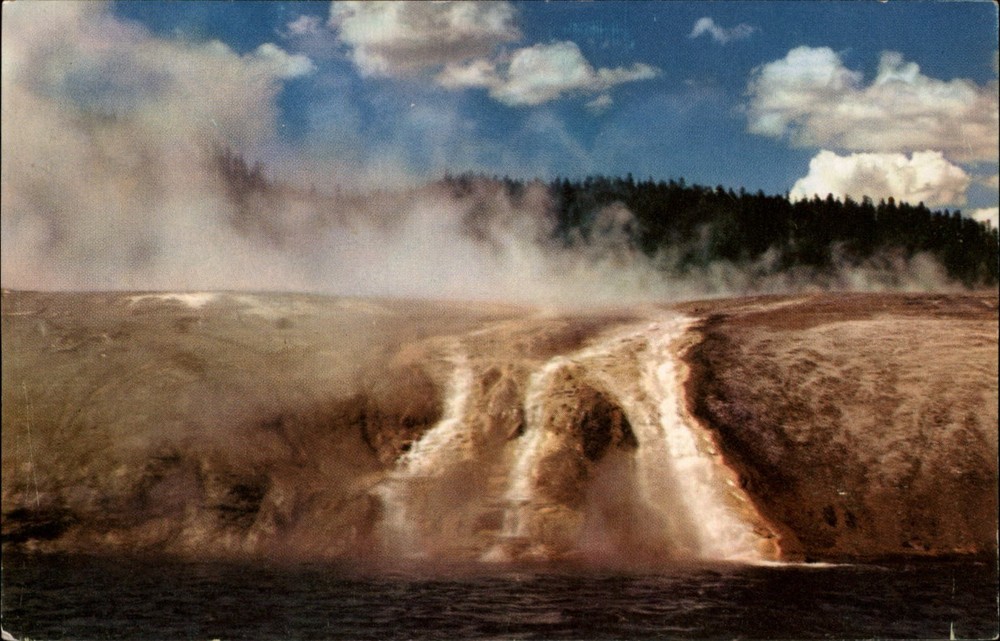 Excelsior Geyser Yellowstone National Park Wyoming vintage postcard q429