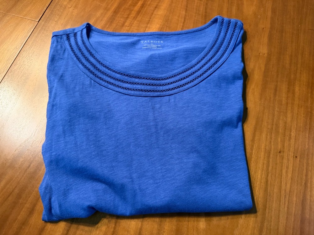 TALBOTS  Womens Size XL Top Blouse Shirt BLUE SS Nice LOOK