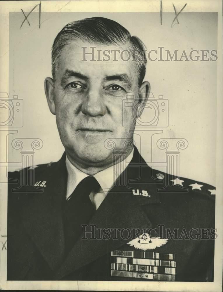 1953 Press Photo Lieutenant General Charles Myers headquartered in Newfoundland.