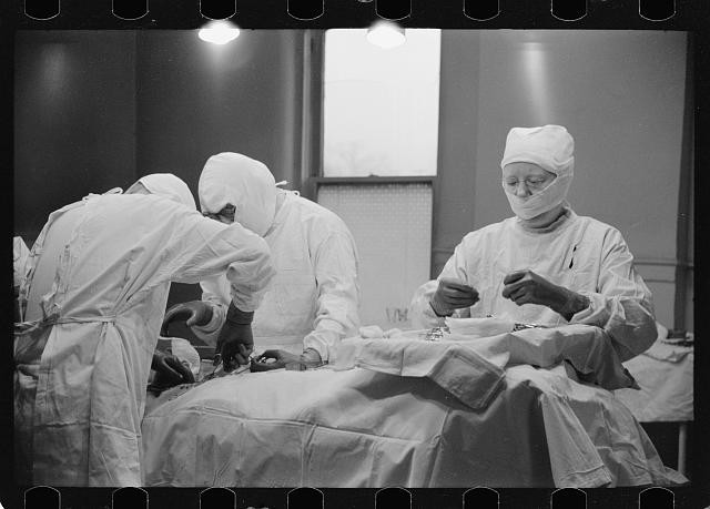 Photo:Herrin Illinois 1939 Hospital Operation Surgery Doctors Nurses