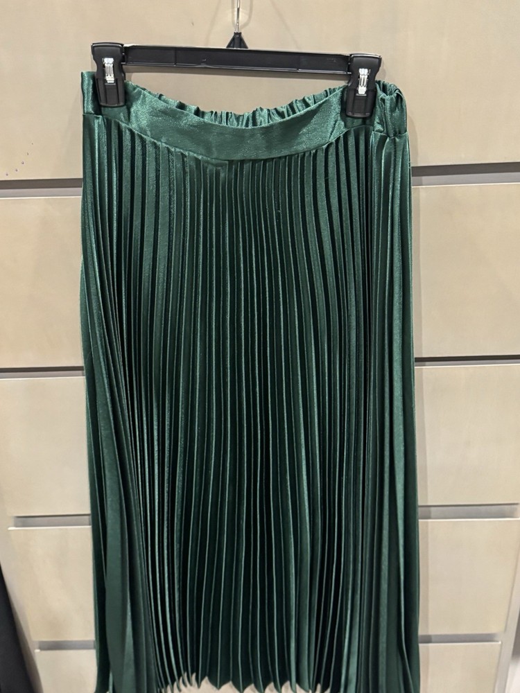 The classic conceptforest green pleated midi holiday skirt elastic waist L