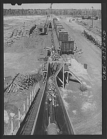 Photo:Lufkin Texas Southland Paper Mill 1910s Log Conveyor Paper Industry