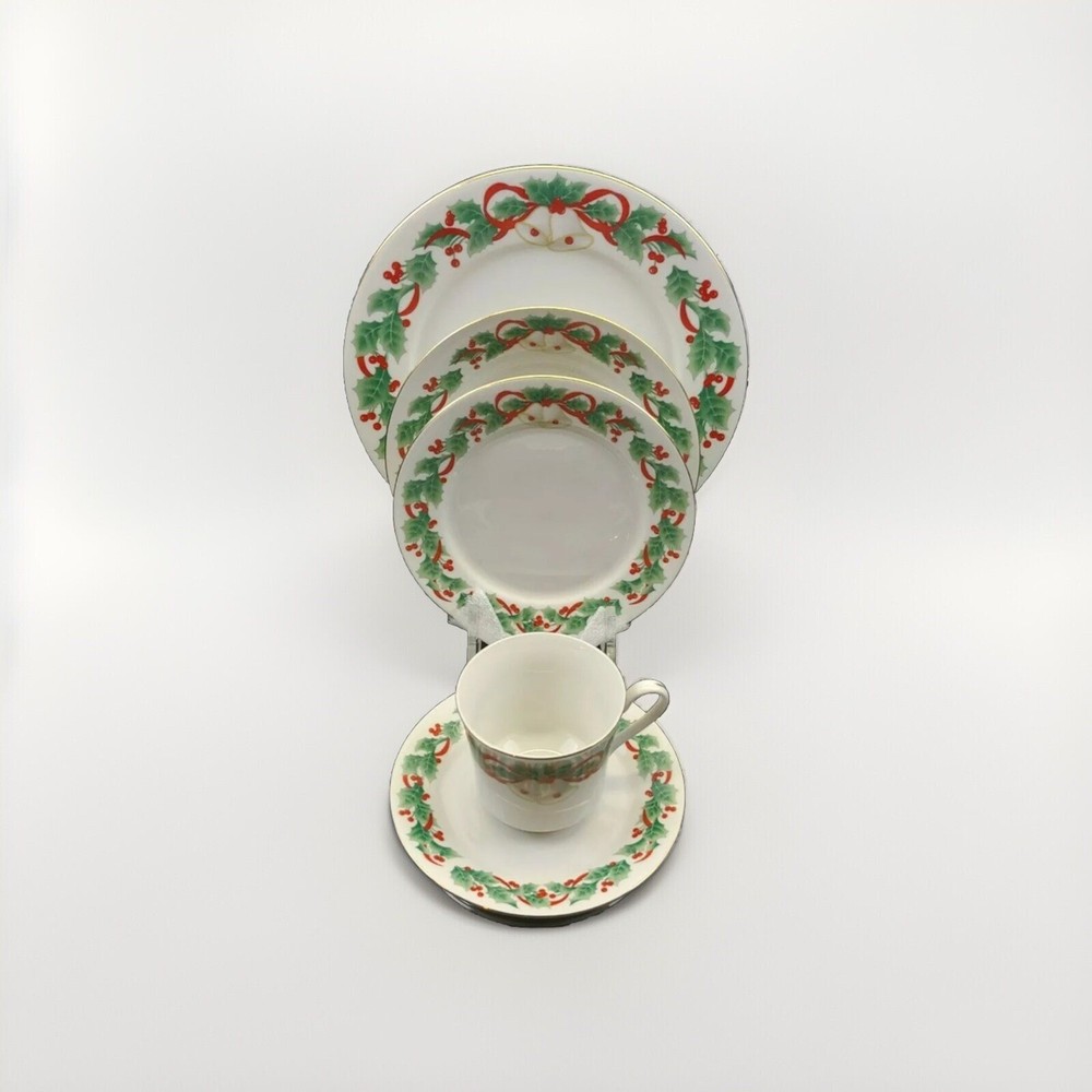 Sango Noel 1990 China 5 Piece Place Setting Christmas Bells Holly Berries Ribbon