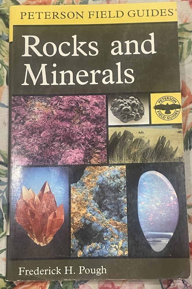 A Field Guide to Rocks and Minerals Paperback Roger T. Peterson