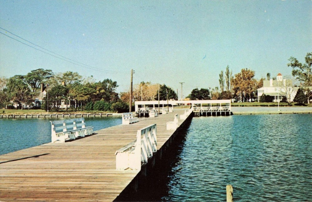 Public Landing Waterfront Resort Pier near Snow Hill Maryland MD - Postcard