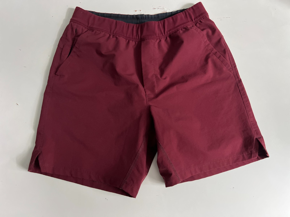 Public Rec Shorts Mens 32 Maroon Athletic Performance Drawstring Elastic Waist