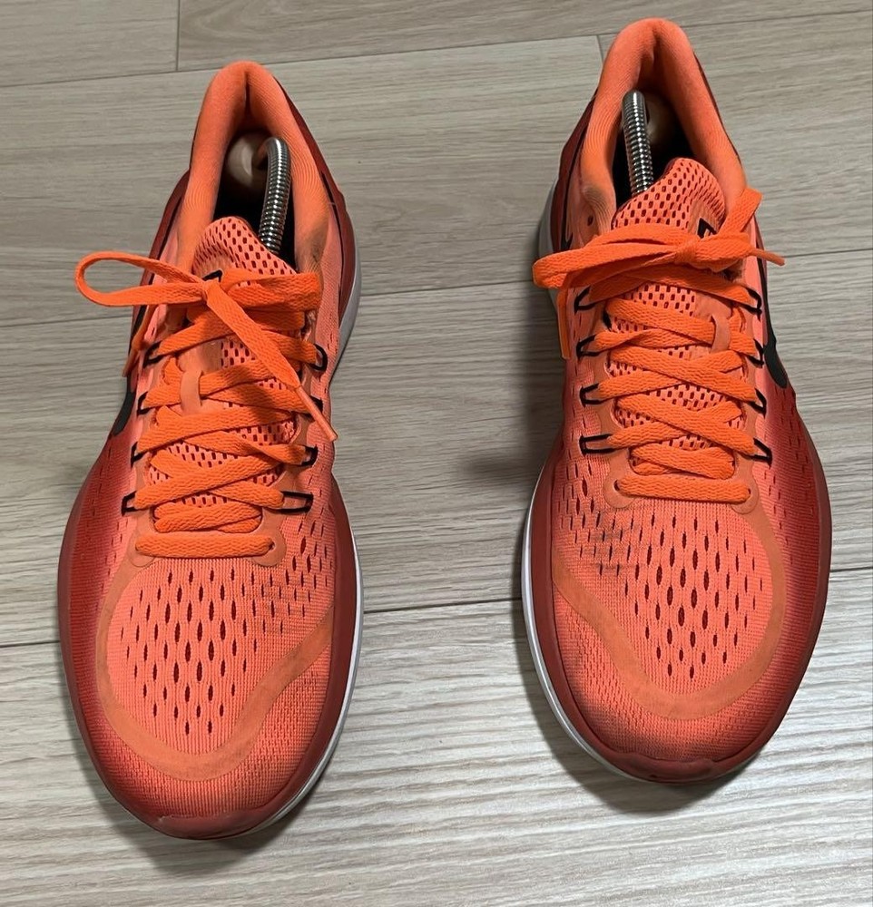 Men's Size 8.0US Pre-Owned Sneakers in Great Condition