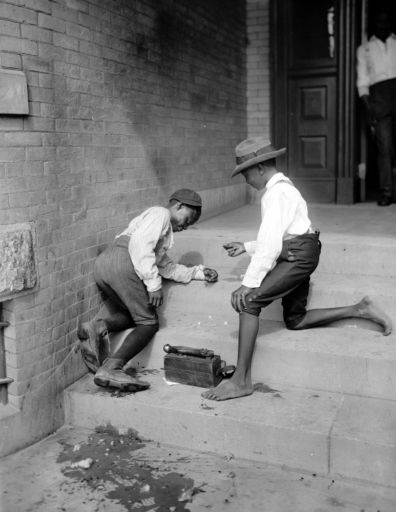 1901  Boys Shooting Dice Old Photo 8.5