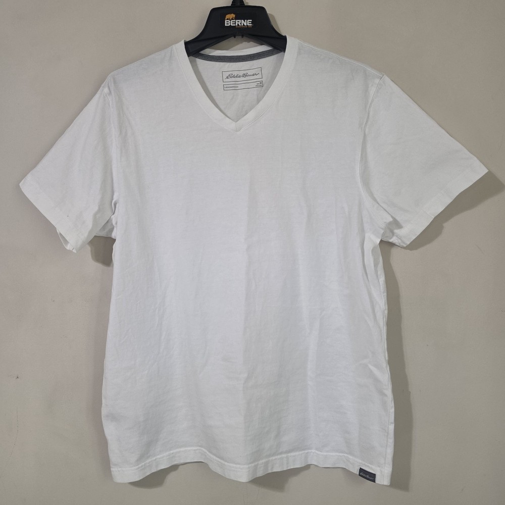 Eddie Bauer Medium Men's Legendwash T-shirt  White Pullover  Short Sleeve V-Neck
