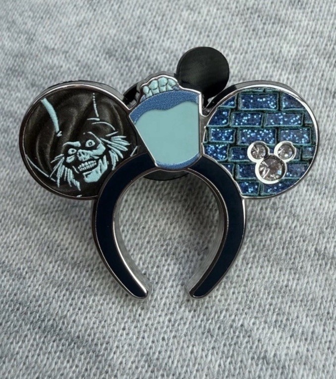 2026 Hidden Mickey Hat Box Ghost Super Chaser Pin Walt Disney World WDW