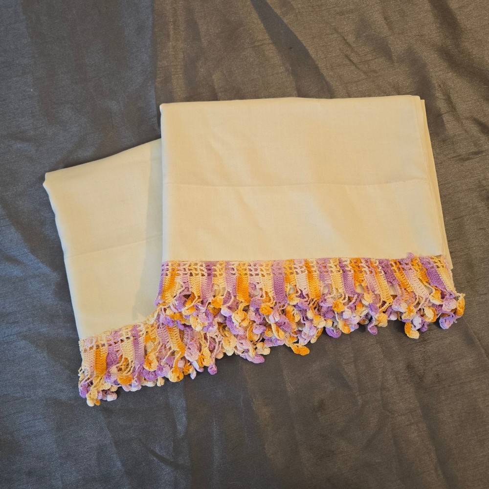 Vtg Pequot Pillowcases Standard Size Crochet Trim Set of 2 No Iron Muslin