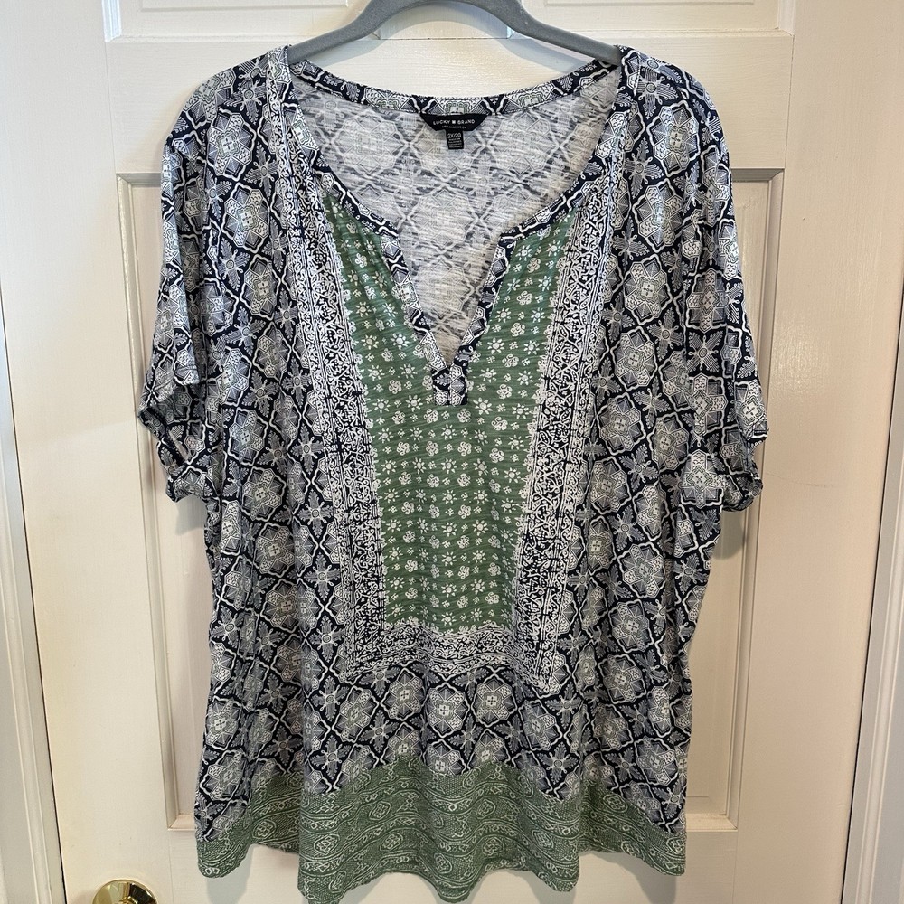 Lucky Brand Women's 2XL  Short Sleeve Print Top Split V Neck