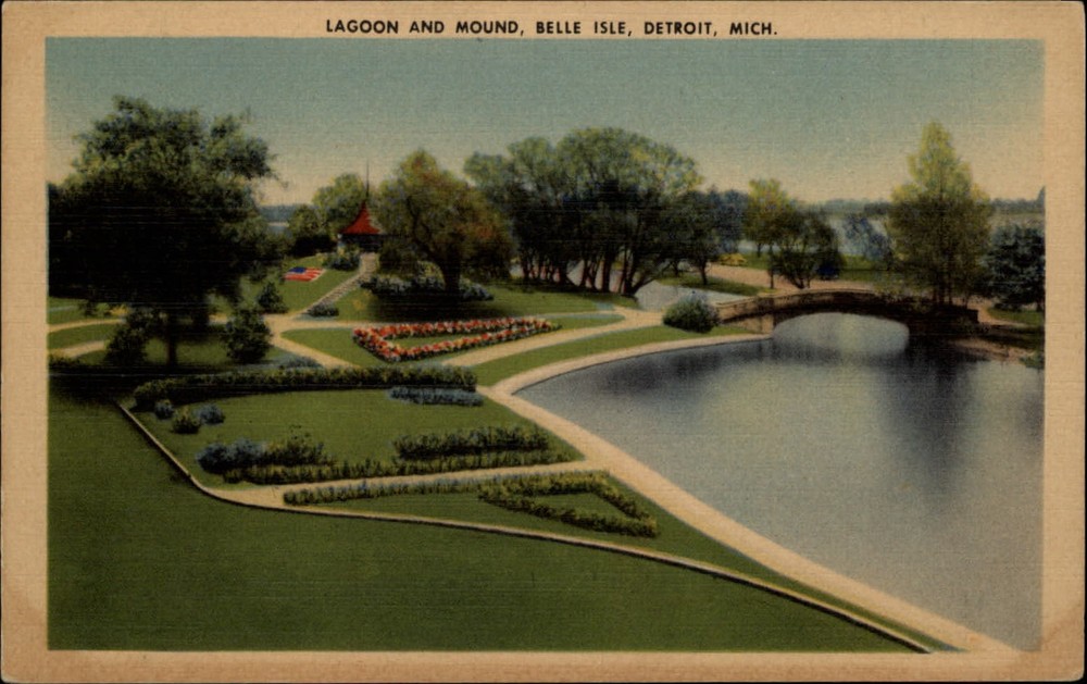 Michigan Detroit Belle Isle Lagoon mound aerial view ~ 1930s linen  ~ s0141