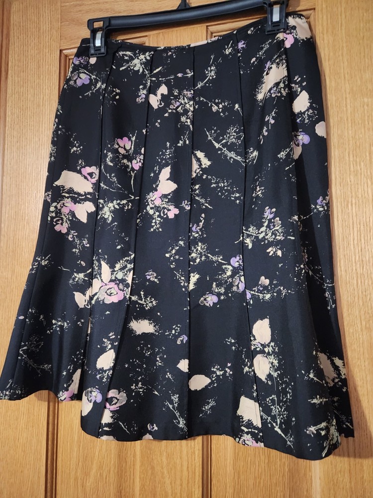 Pleated Floral skirt 100% Silk Ann Taylor Womens Black Sz 0 A-Line OfficeWear