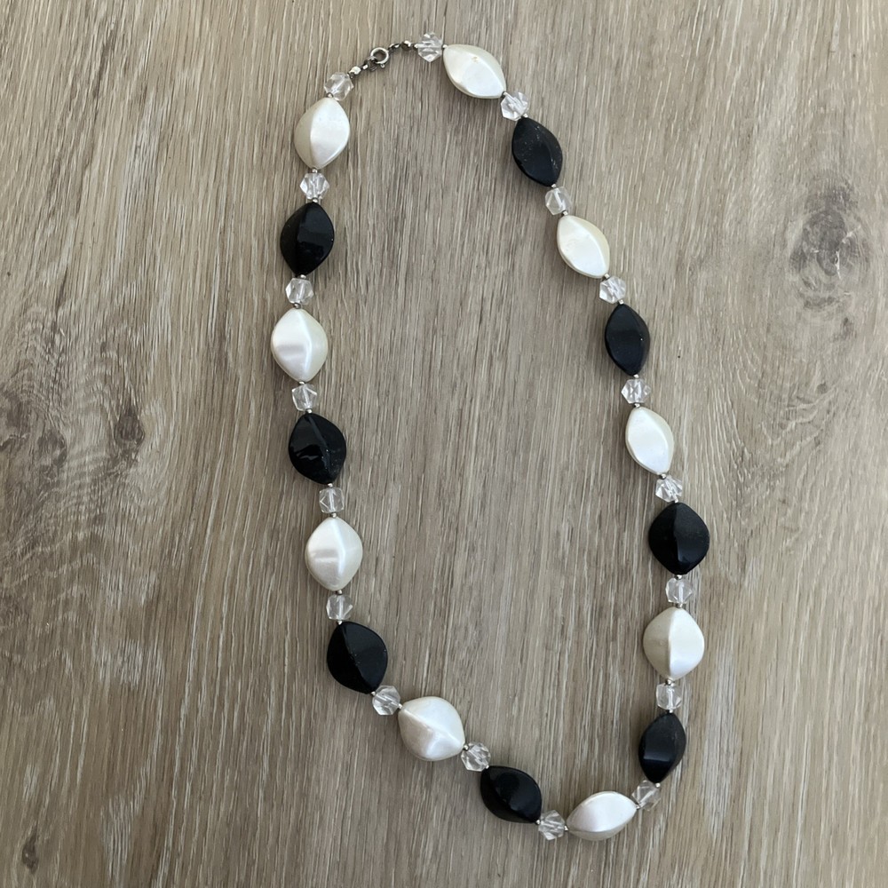 Black & White Rhombus Shaped Beaded VTG Necklace