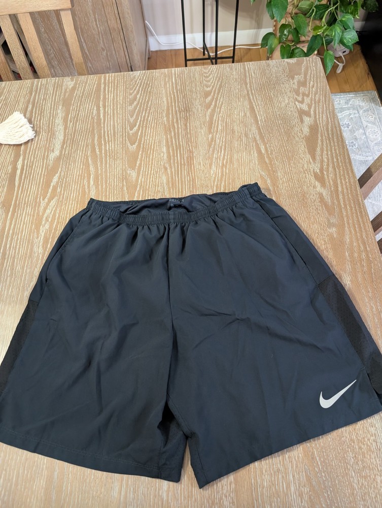 NIKE Men's 2XL Dri Fit Challenger 9