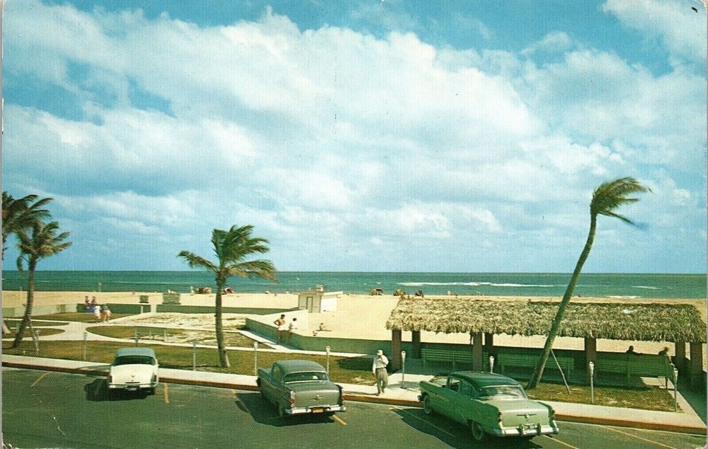 Thatch Huts Riviera Beach Florida Scenic Coastline Chrome Cancel WOB Postcard