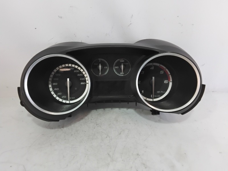 50516478 instrument cluster Alfa Romeo Giulietta 191 distinctive 2010 1833332