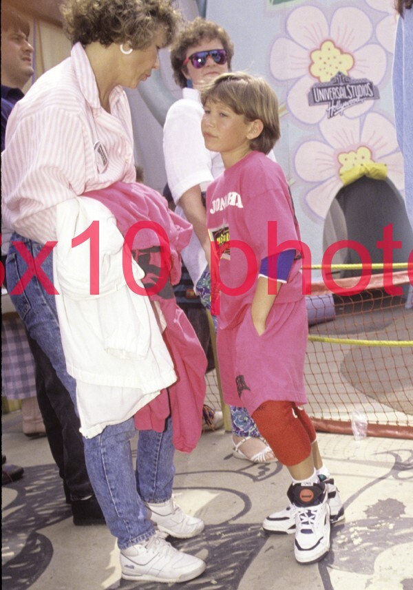HOME IMPROVEMENT #523,JONATHAN TAYLOR THOMAS,8X10 PHOTO