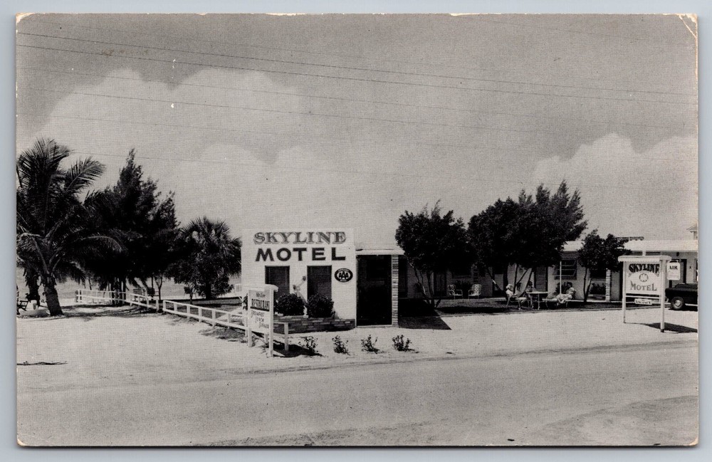 Fort Myers Beach Florida, Skyline Motel and Restaurant Gulf of Mexico Postcard