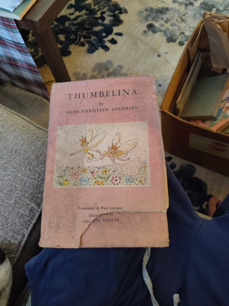 Thumbelina by Hans Christian Andersen (2004 Hardcover) Rough Exterior Condition