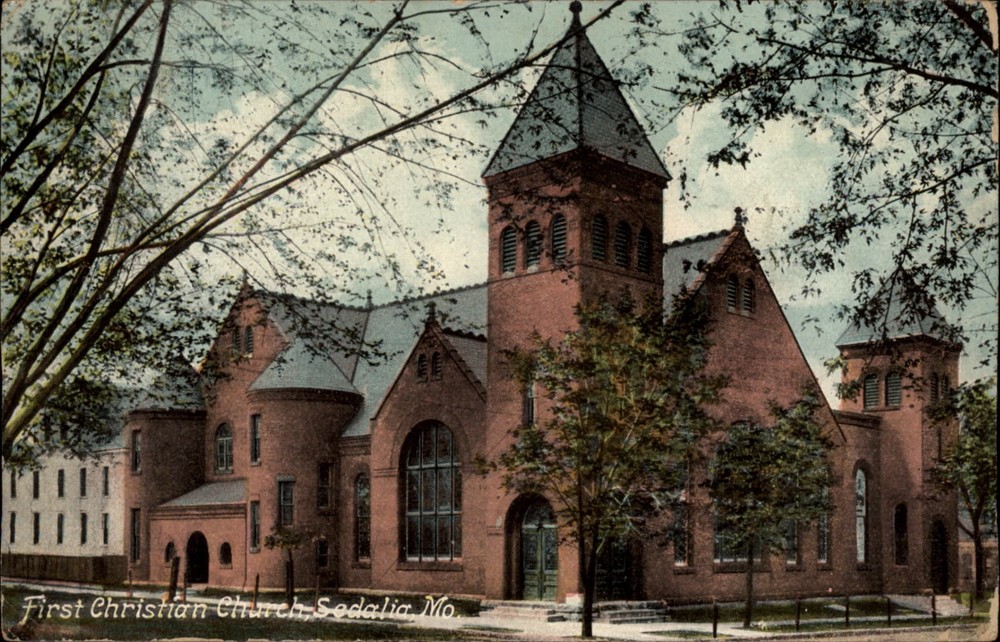 First Christian Church Sedalia Missouri vintage postcard h449