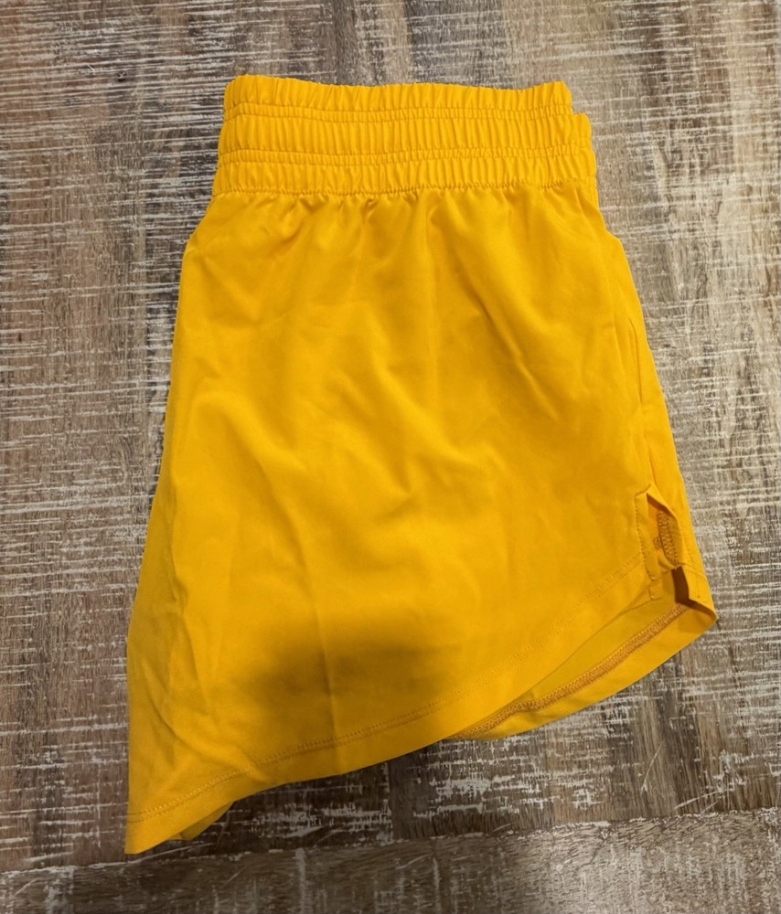 Women's DSG Stride High Rise Shorts Size Large NWT  28$ MRSP