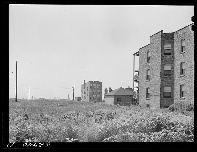 Photo:Chicago Illinois 1941 Apartment dwellings outskirts of Chicago